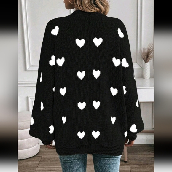 V-Neck Heart All-Over Print Knit Cardigan For Women - Picture 2 of 5